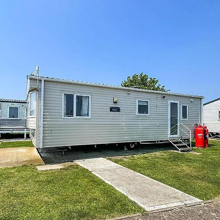 Superb 6 Berth Caravan At St Osyth Beach, Near Clacton-On-Sea Ref 28008Mc Экстерьер фото