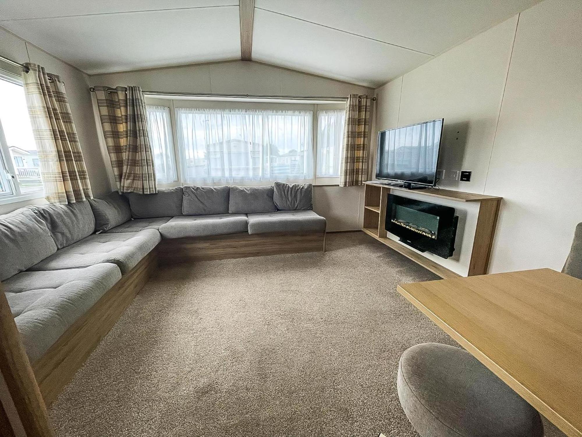 Superb 6 Berth Caravan At St Osyth Beach, Near Clacton-On-Sea Ref 28008Mc Экстерьер фото